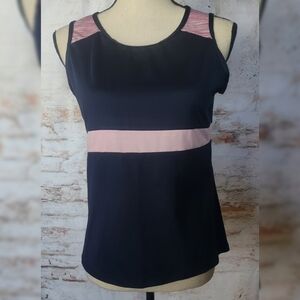 Tail Athletic Top Sz M